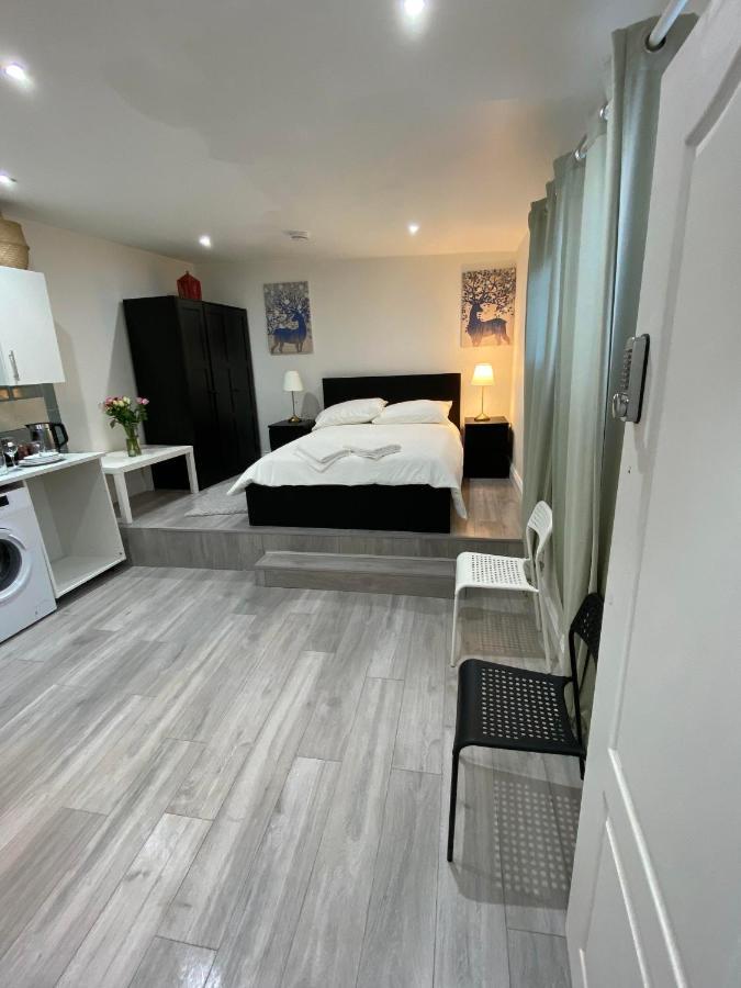 Charming Studio Apartment In Londra Dış mekan fotoğraf
